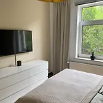 Gemuetliche Und Moderne 아파트